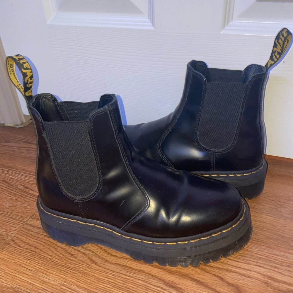 Dr. Martens POLISHED SMOOTH PLATFORM CHELSEA BOOTS